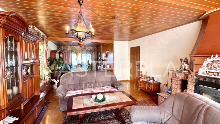 Freistehendes Einfamilienhaus mit Garten