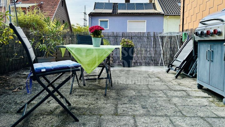 Familienfreundliches Reihenendhaus in Bildstock – großzügig, modern und gepflegt