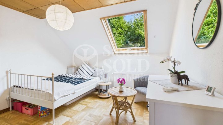 Familienfreundliches Reihenendhaus in Bildstock – großzügig, modern und gepflegt
