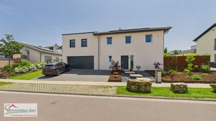 CHARMANTES WOHNHAUS MIT 4 SCHLAFZIMMERN IN WINCHERINGEN!