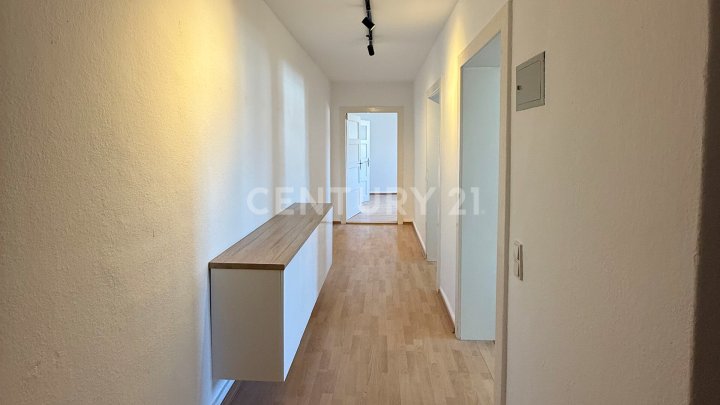 St. Johann - Altbau-Charme + Dachgeschoß = Herzklopfen garantiert!  – Dachgeschossjuwel zu vermieten