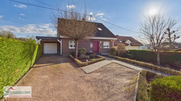 EINZIEHEN & WOHLFÜHLEN - HOCHWERTIGES WOHNHAUS MIT GARTEN UND GARAGE!