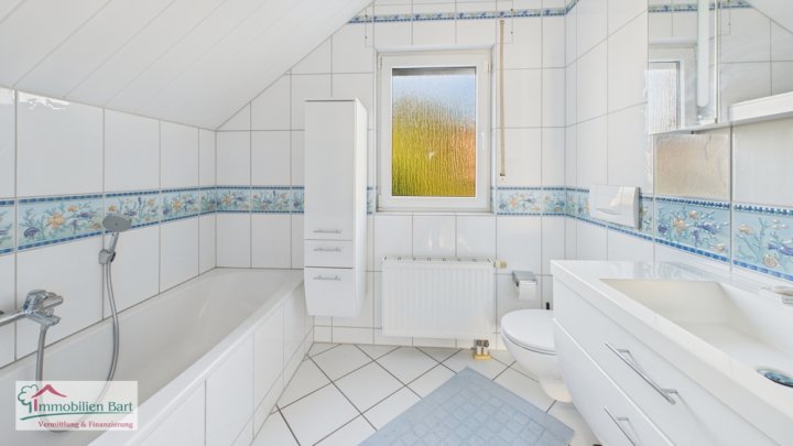 EINZIEHEN & WOHLFÜHLEN - HOCHWERTIGES WOHNHAUS MIT GARTEN UND GARAGE!