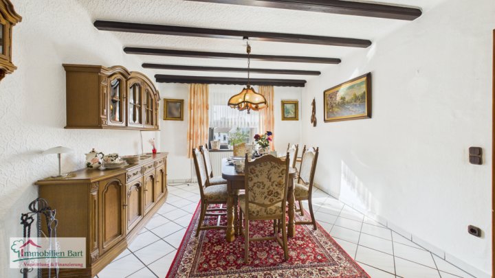 ORSCHOLZ: WOHNHAUS MIT GARTEN UND GARAGE!