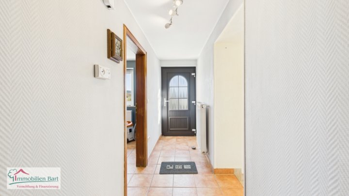 KIRF-MEURICH: TEILRENOVIERTES 216 M² WOHNHAUS MIT VIEL POTENZIAL!