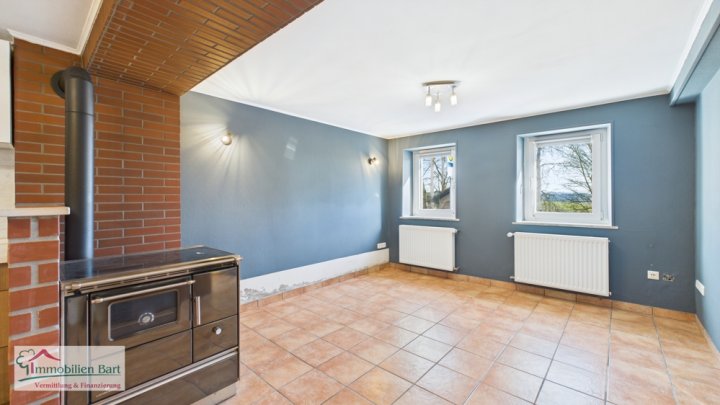 KIRF-MEURICH: TEILRENOVIERTES 216 M² WOHNHAUS MIT VIEL POTENZIAL!