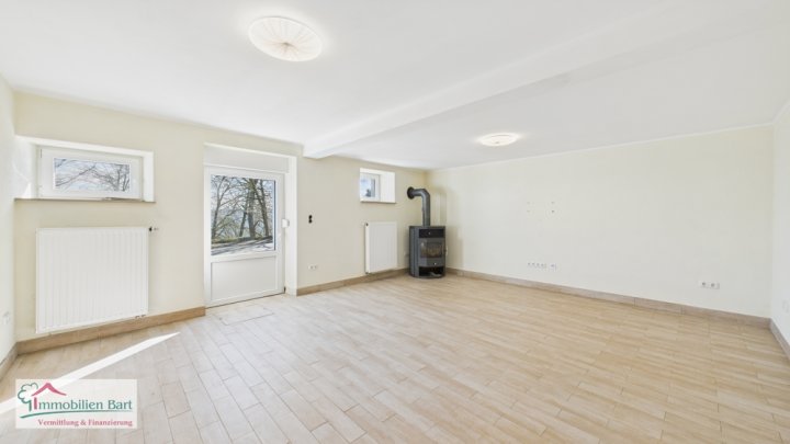 KIRF-MEURICH: TEILRENOVIERTES 216 M² WOHNHAUS MIT VIEL POTENZIAL!