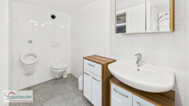 KIRF-MEURICH: TEILRENOVIERTES 216 M² WOHNHAUS MIT VIEL POTENZIAL!