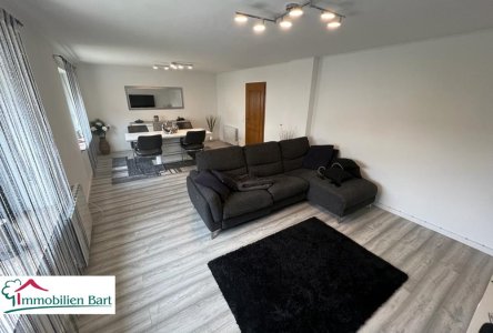 Großes Wohn-/Esszimmer