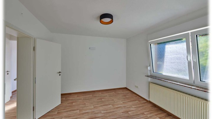 EXKLUSIVES EFH IN BEVORZUGTER SÜDHANGLAGE in Sulzbach-Neuweiler