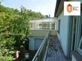 Balkon mit Blick auf den Wintergarten