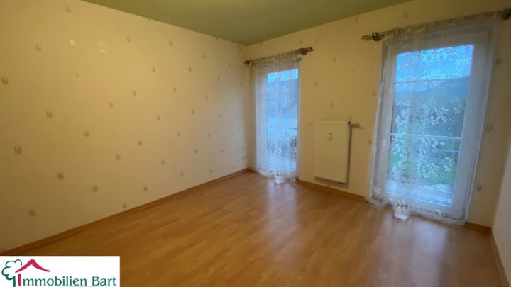 PERL_BESCH: GEMÜTLICHE 3-ZIMMER-EIGENTUMSWOHNUNG MIT BALKON UND STELLPLATZ