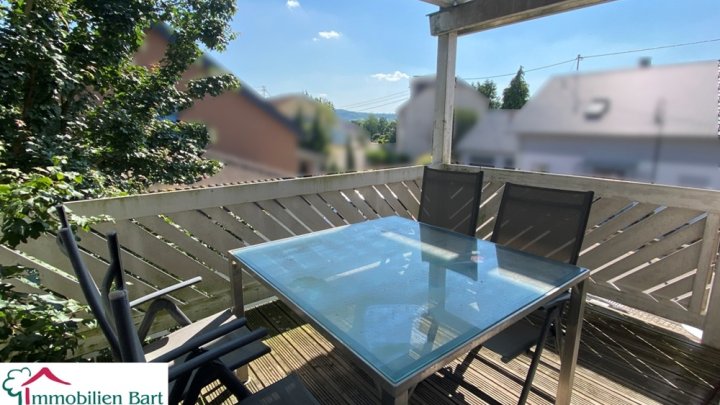 PERL_BESCH: GEMÜTLICHE 3-ZIMMER-EIGENTUMSWOHNUNG MIT BALKON UND STELLPLATZ