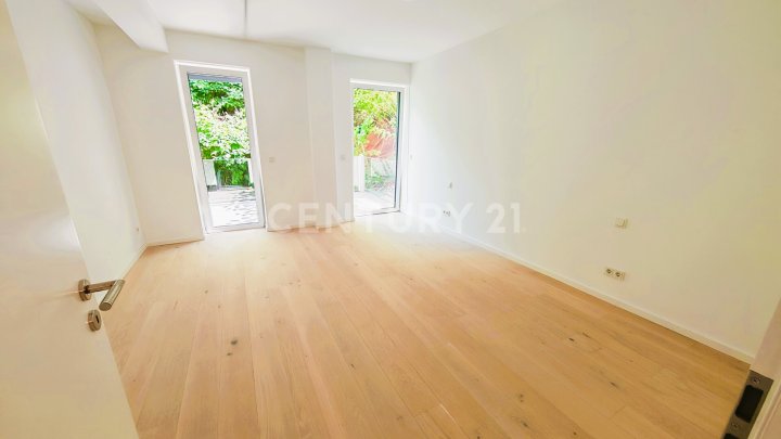 LUXUS PUR: 146m² NEUBAU-Wohnung mit GIGA Fernblick über ganz SB in Toplage, Riesen Terr. Garage