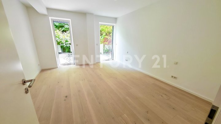 LUXUS PUR: 146m² NEUBAU-Wohnung mit GIGA Fernblick über ganz SB in Toplage, Riesen Terr. Garage