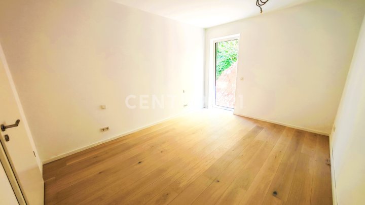 LUXUS PUR: 146m² NEUBAU-Wohnung mit GIGA Fernblick über ganz SB in Toplage, Riesen Terr. Garage
