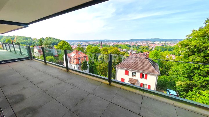LUXUS PUR: 146m² NEUBAU-Wohnung mit GIGA Fernblick über ganz SB in Toplage, Riesen Terr. Garage