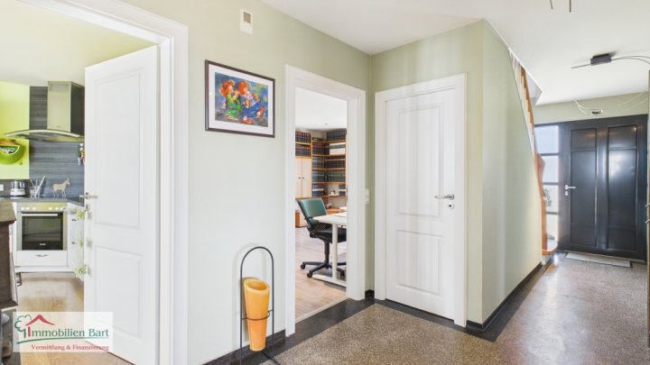 RENOVIERTES BAUERNHAUS MIT VIEL PLATZ
