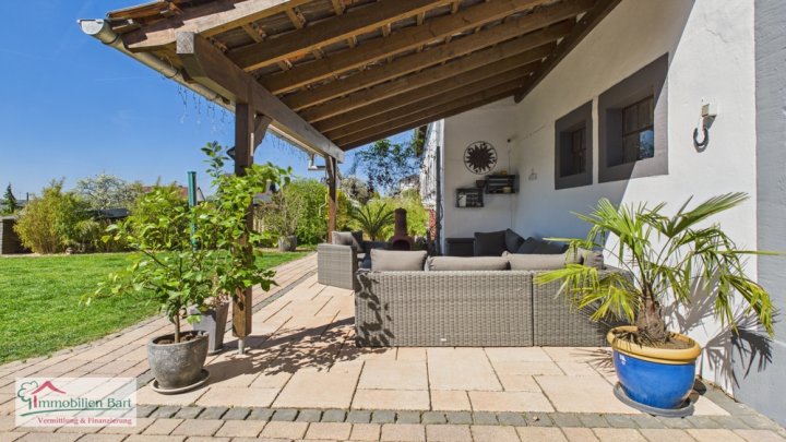 RENOVIERTES BAUERNHAUS MIT VIEL PLATZ