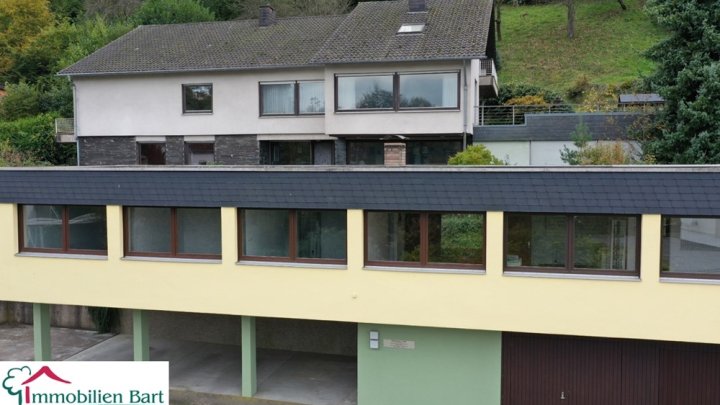 2 HÄUSER (518 M² WFL.) AM STADTRAND VON MERZIG
