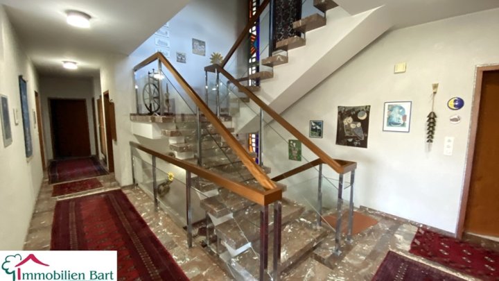 2 HÄUSER (518 M² WFL.) AM STADTRAND VON MERZIG