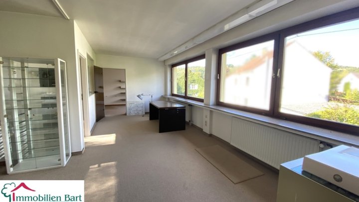 2 HÄUSER (518 M² WFL.) AM STADTRAND VON MERZIG