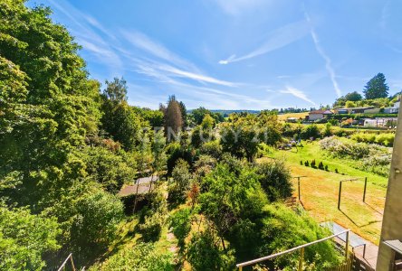 Traumhafter Blick ins Grüne und den eigenen Garten