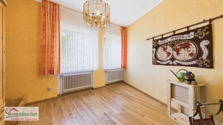 VIELSEITIGES ANWESEN MIT WOHNHAUS, EINLIEGERWOHNUNG UND GASTSTÄTTE – WOHNEN UND ARBEITEN UNTER EINEM DACH