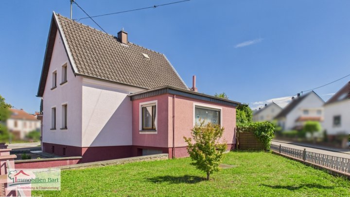 VIELSEITIGES ANWESEN MIT WOHNHAUS, EINLIEGERWOHNUNG UND GASTSTÄTTE – WOHNEN UND ARBEITEN UNTER EINEM DACH
