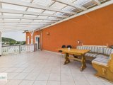 überdachte Terrasse