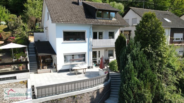 MERZIG: WOHNHAUS MIT EINLIEGERWOHNUNG IN RUHIGER WOHNLAGE!