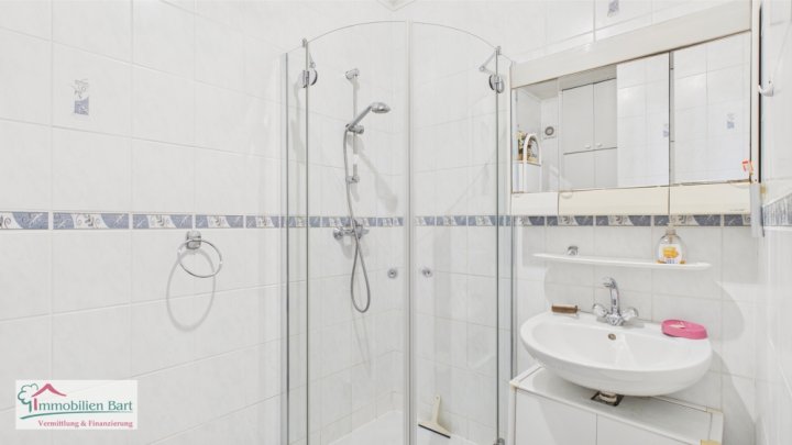 GRENZE L-SCHENGEN: FAMILIENGLÜCK MIT 4 SCHLAFZIMMER / 2 BÄDER / GARTEN + GARAGE