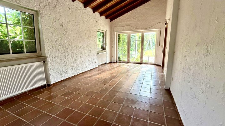 Schicke Stadtvilla in Riegelsberg auf 340m² Wohnfl., 1400m² Grundst. und einer Ladenfläche von 100m²