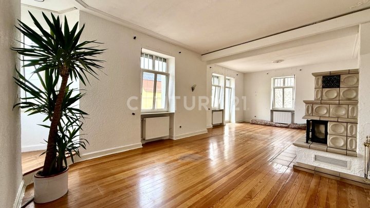 Schicke Stadtvilla in Riegelsberg auf 340m² Wohnfl., 1400m² Grundst. und einer Ladenfläche von 100m²