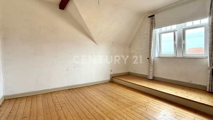 Schicke Stadtvilla in Riegelsberg auf 340m² Wohnfl., 1400m² Grundst. und einer Ladenfläche von 100m²