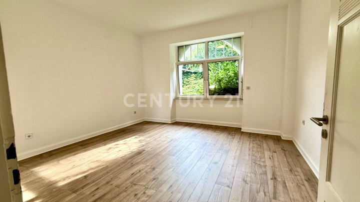 Schicke Stadtvilla in Riegelsberg auf 340m² Wohnfl., 1400m² Grundst. und einer Ladenfläche von 100m²