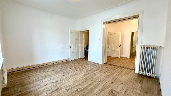 Schicke Stadtvilla in Riegelsberg auf 340m² Wohnfl., 1400m² Grundst. und einer Ladenfläche von 100m²