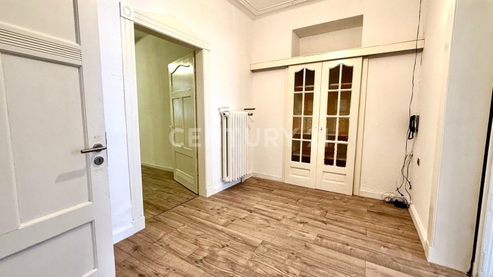 Schicke Stadtvilla in Riegelsberg auf 340m² Wohnfl., 1400m² Grundst. und einer Ladenfläche von 100m²