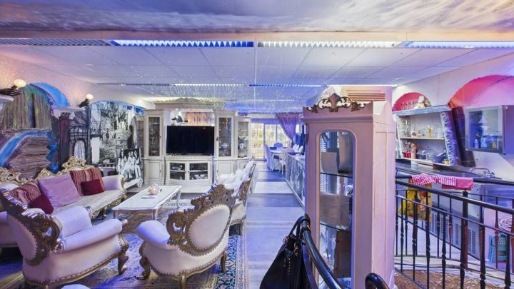 Architektonisches Zweifamilienhaus mit Pizzeria und Gewerbeeinheit  – extravagant & einzigartig!