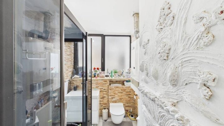 Architektonisches Zweifamilienhaus mit Pizzeria und Gewerbeeinheit  – extravagant & einzigartig!