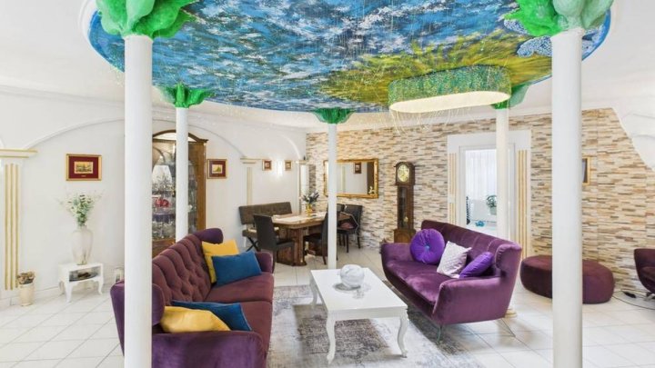 Architektonisches Zweifamilienhaus mit Pizzeria und Gewerbeeinheit  – extravagant & einzigartig!