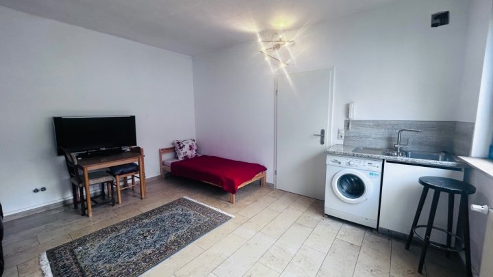 Architektonisches Zweifamilienhaus mit Pizzeria und Gewerbeeinheit  – extravagant & einzigartig!