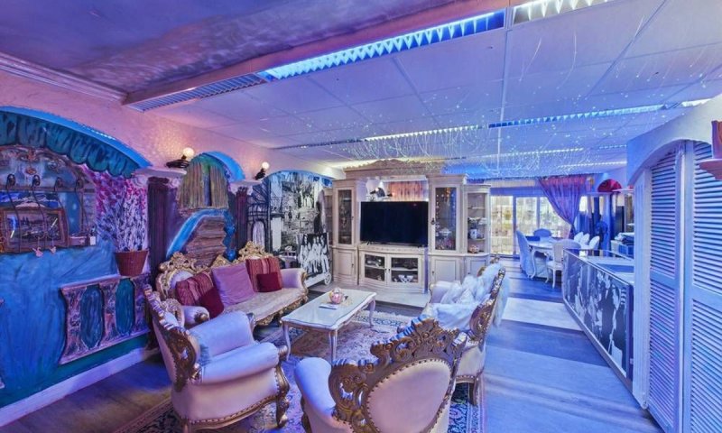 Architektonisches Zweifamilienhaus mit Pizzeria und Gewerbeeinheit  – extravagant & einzigartig!