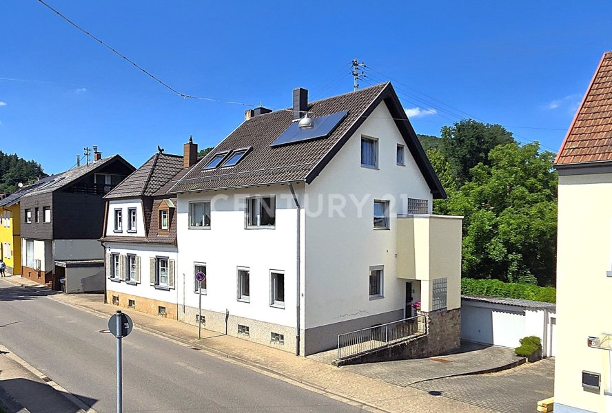 Ansicht des Hauses von der rechten Hausseite..