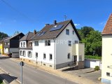 Ansicht des Hauses von der rechten Hausseite..
