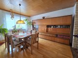 Helles lichtdurchflutetes Esszimmer im Obergeschoss