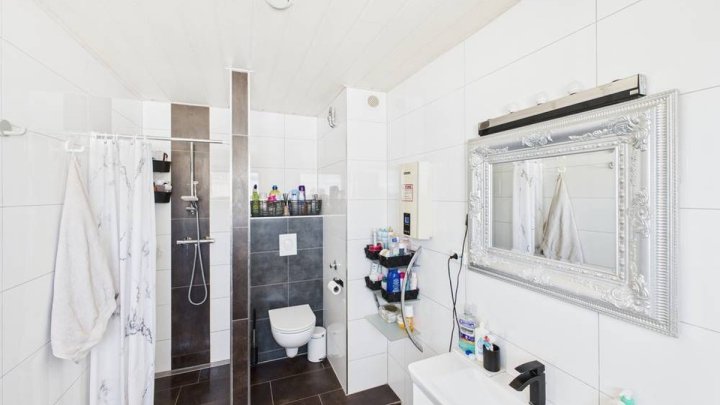 Modernisierte 4-Zimmer-Eigentumswohnung mit 104 m², Fußbodenheizung und Garage