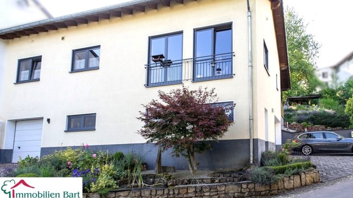 MODERNES 192 M² WOHNHAUS + 80 M² GARAGE IN TOP LAGE!