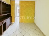 Wohnung EG Zimmer 2 mit Blick zu Zimmer 1