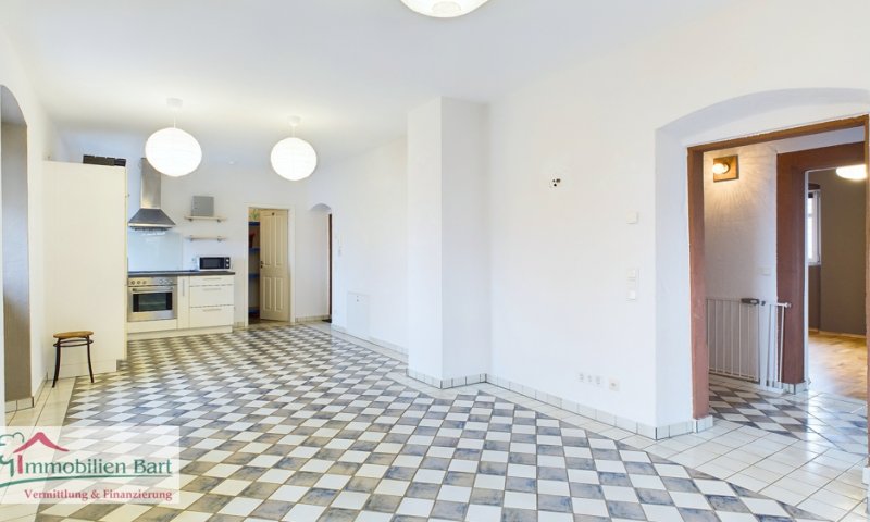 PERL-BORG: 72 M² WOHNUNG MIT KAMINOFEN & EINBAUKÜCHE